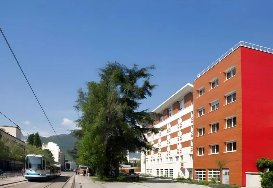 Location Grenoble Appartement 6a2acd64c8cd