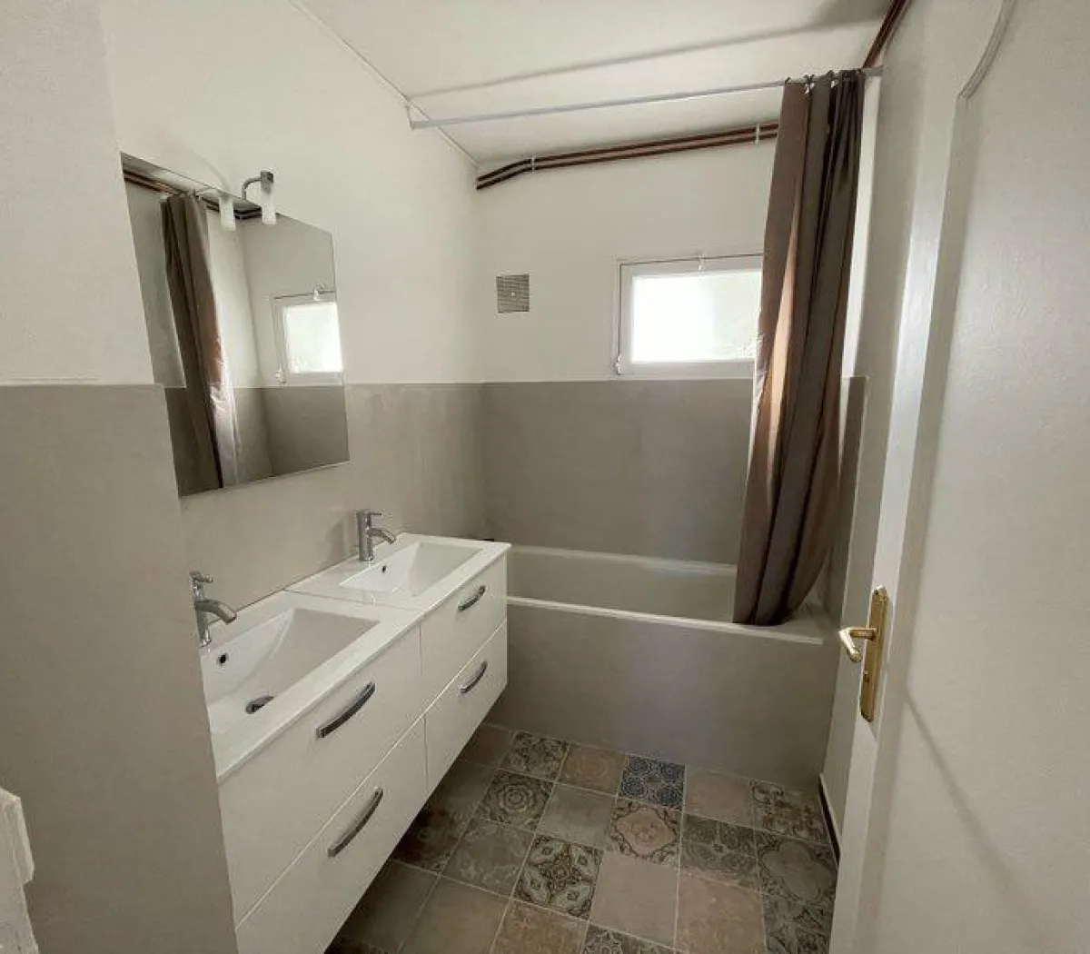 Location Bordeaux Appartement 6a2bcead59d5