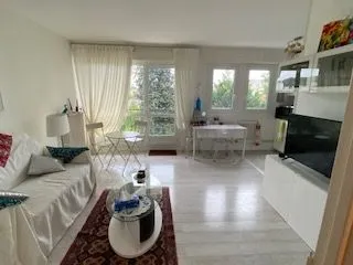 Location Rueil-Malmaison Appartement 6a2c17d34a92