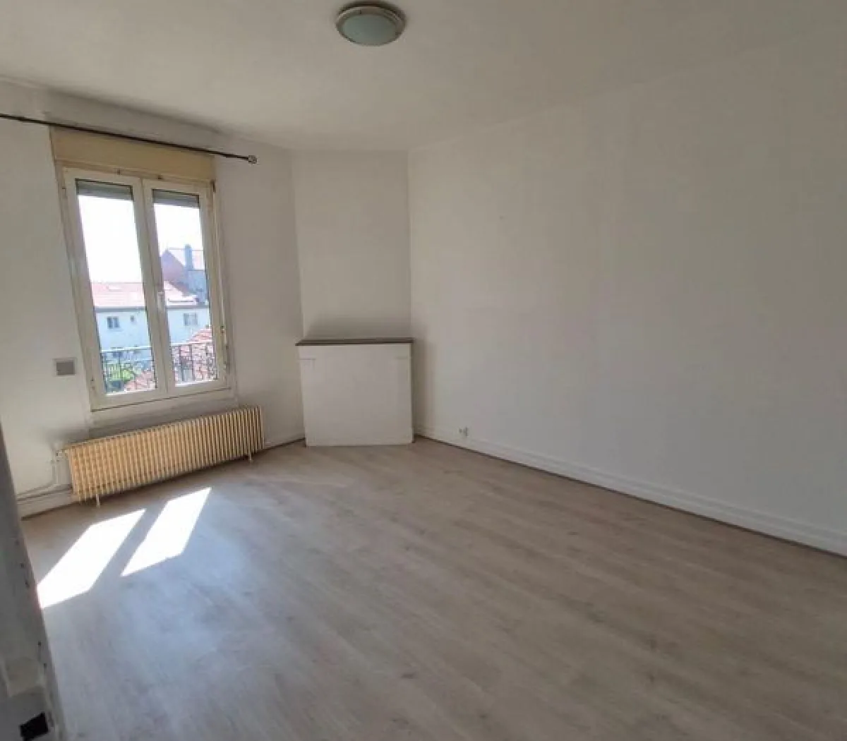 Location La Courneuve Appartement 6a2c232240b7