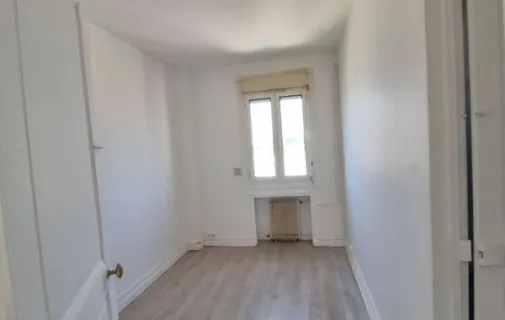 Location La Courneuve Appartement 6a2c232240b7