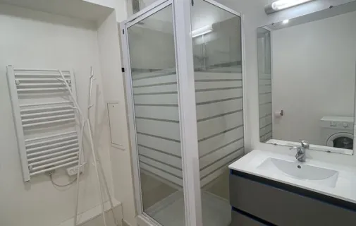 Location Courbevoie Appartement 6a2f2a720e9b
