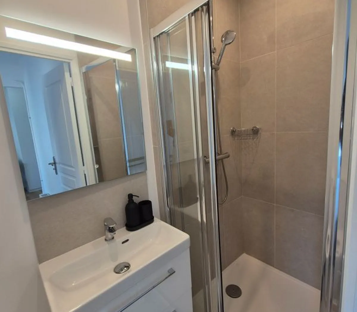 Location Paris Appartement 6a2f2c4e2d85