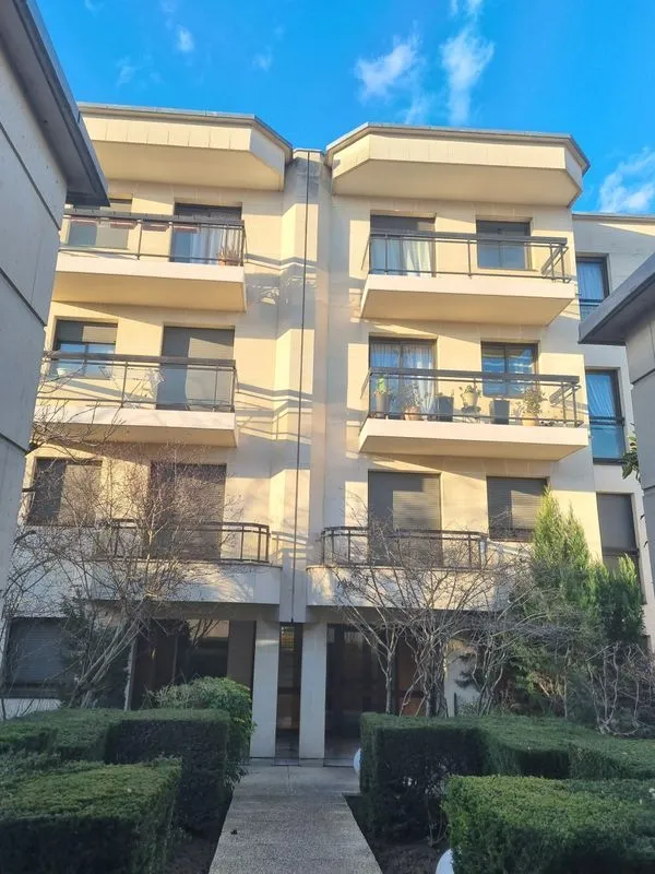 Location Le Perreux-sur-Marne Appartement 6a2f6142557e
