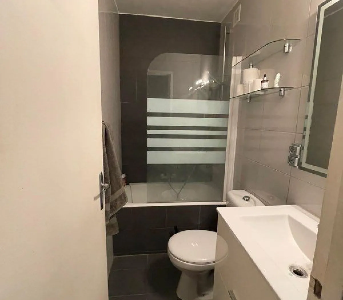 Location Paris Appartement 6a30300878f8