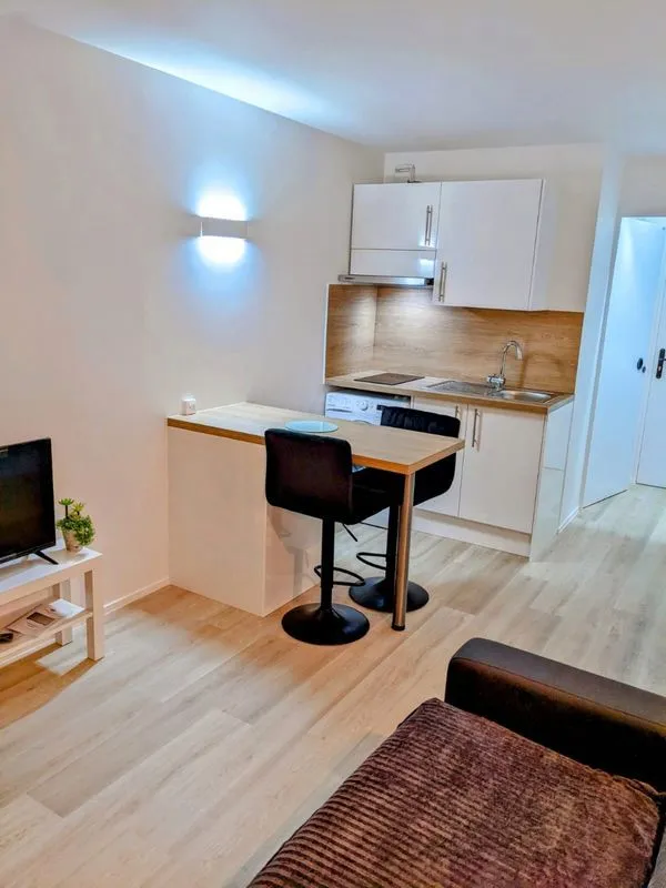 Location Courbevoie Appartement 6a3868525329