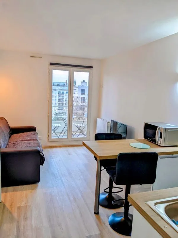 Location Courbevoie Appartement 6a3868525329