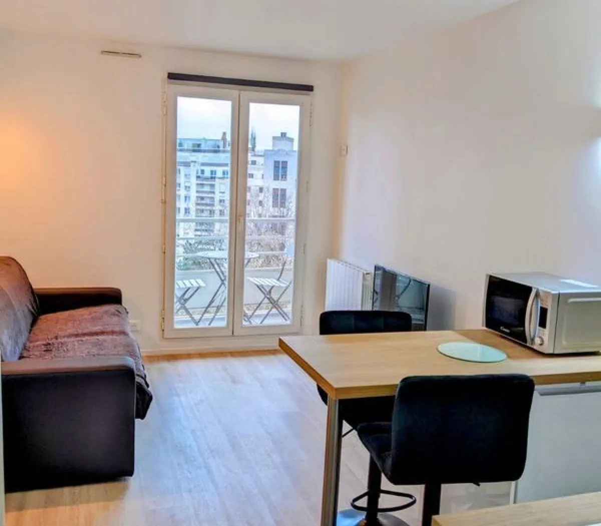 Location Courbevoie Appartement 6a3868525329