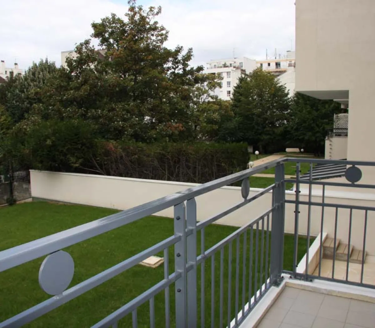 Location Courbevoie Appartement 6a42509245db