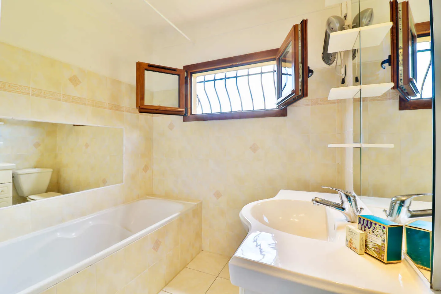 Location Le Bar-sur-Loup Appartement 6a429292be53