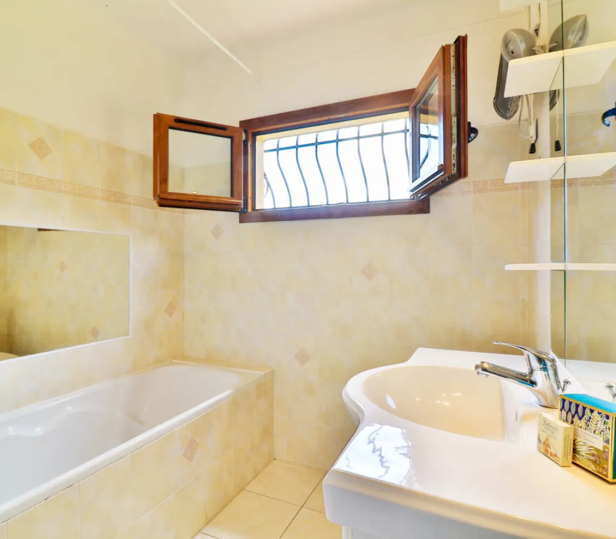 Location Le Bar-sur-Loup Appartement 6a429292be53