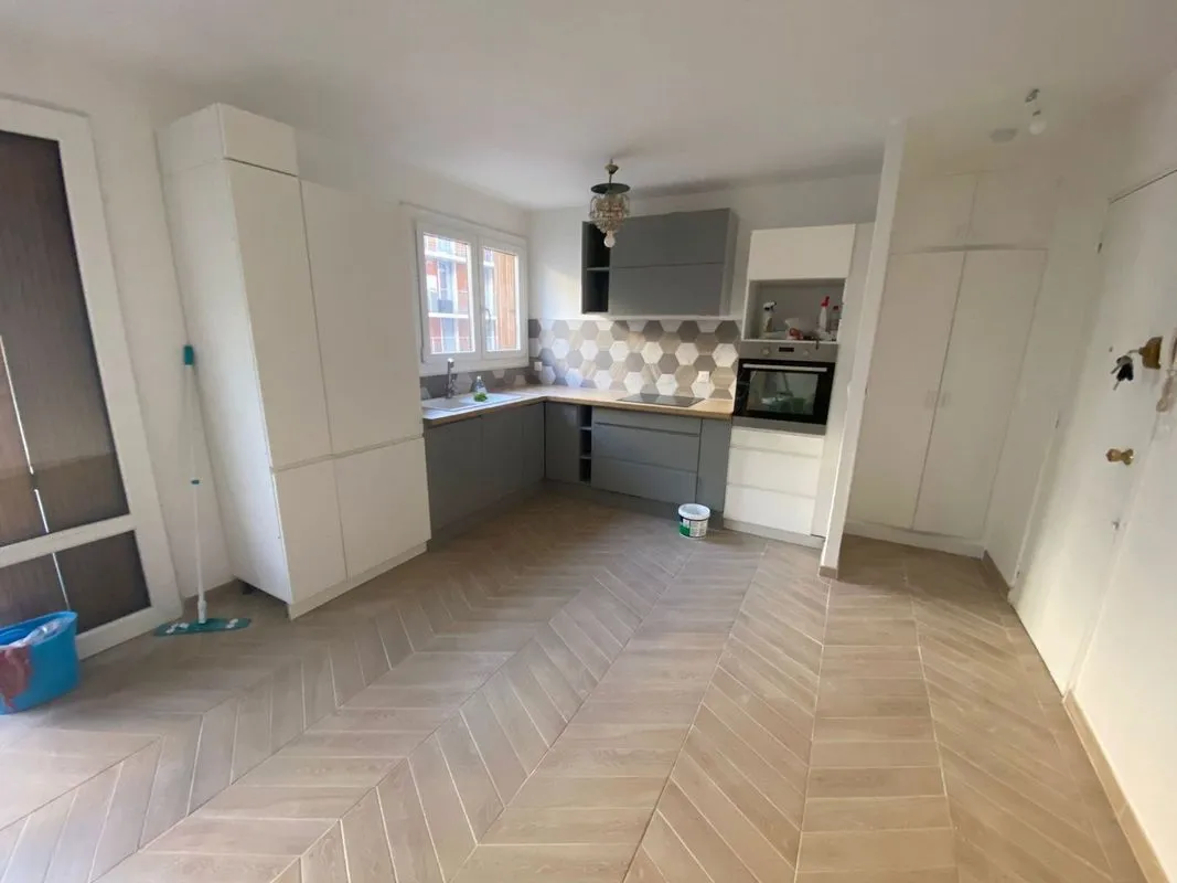 Location Asnières-sur-Seine Appartement 6a42df7fe201