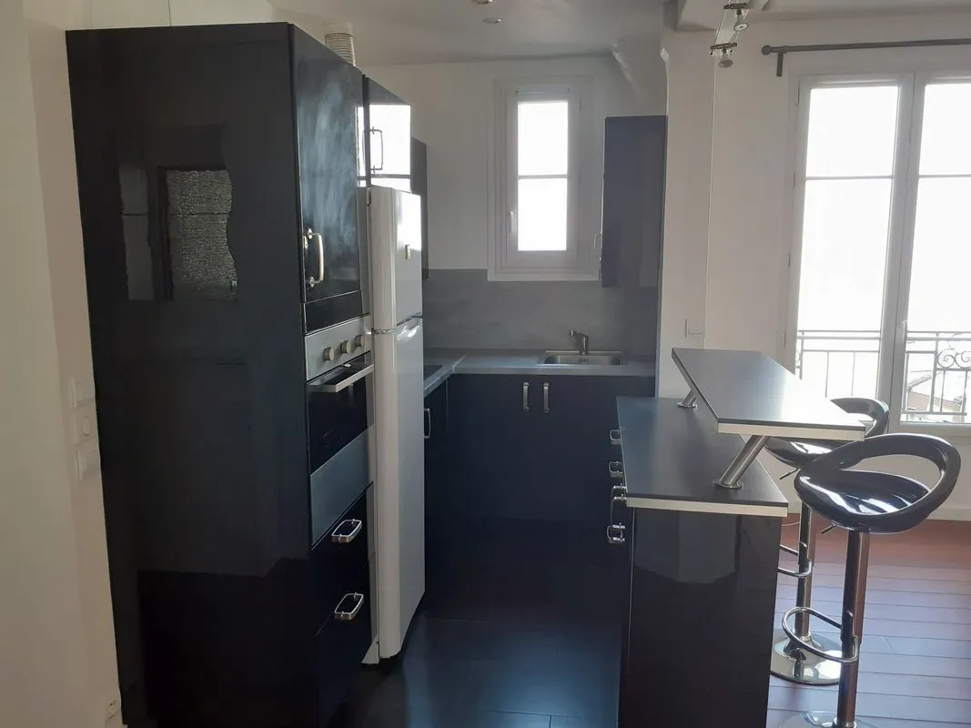 Location Courbevoie Appartement 6a438fb150f5