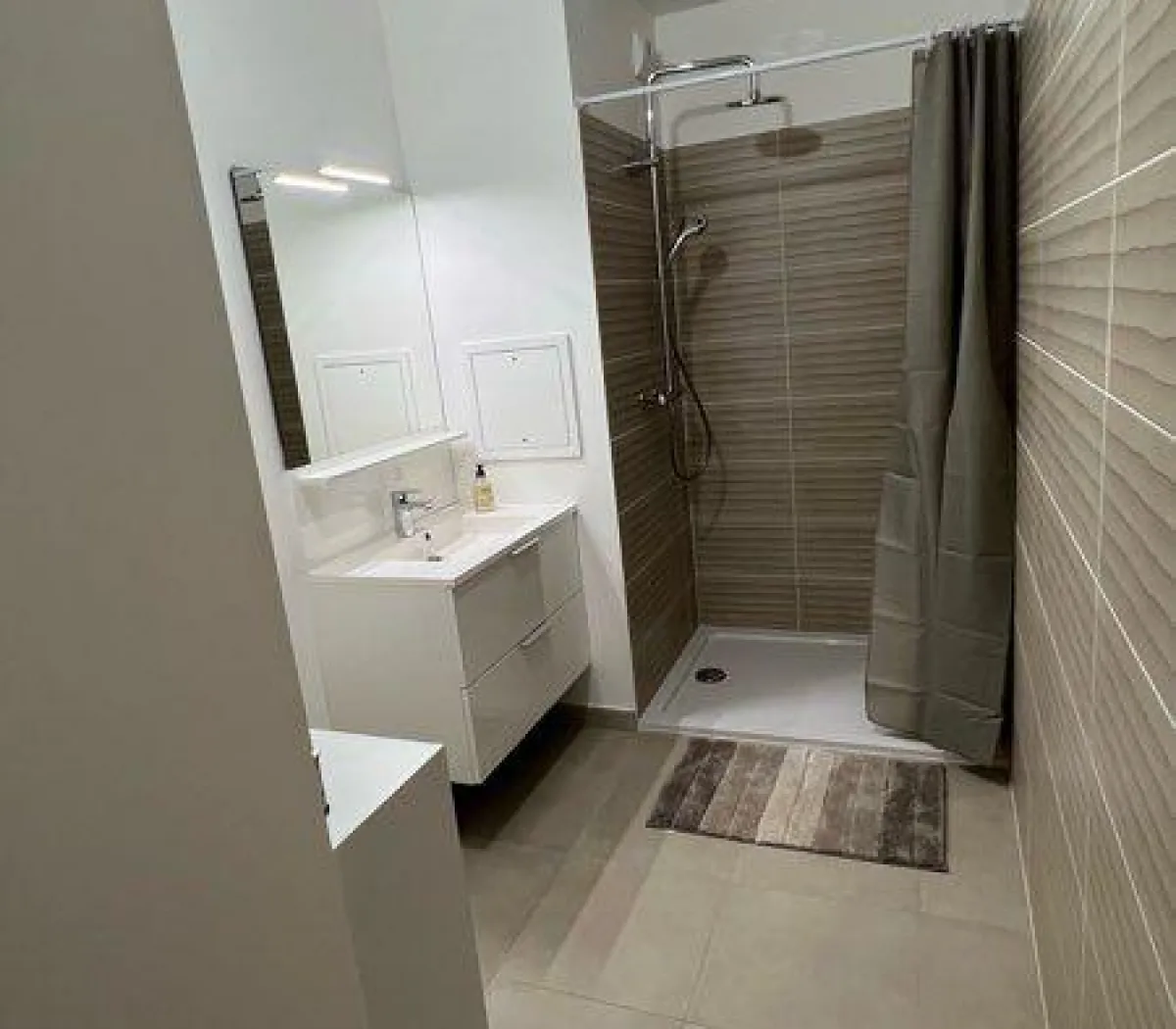 Location Clichy Appartement 6a43c2eb09ec