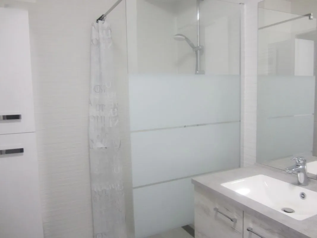 Location Clichy Appartement 6a45a34163f4