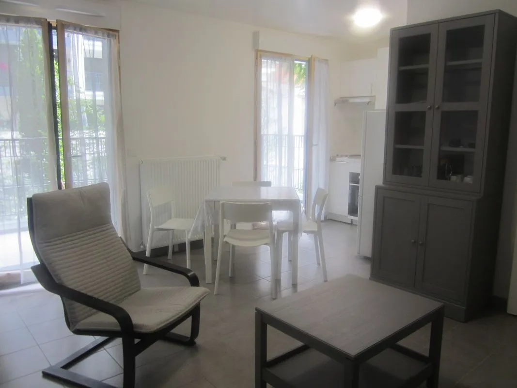 Location Clichy Appartement 6a45a34163f4