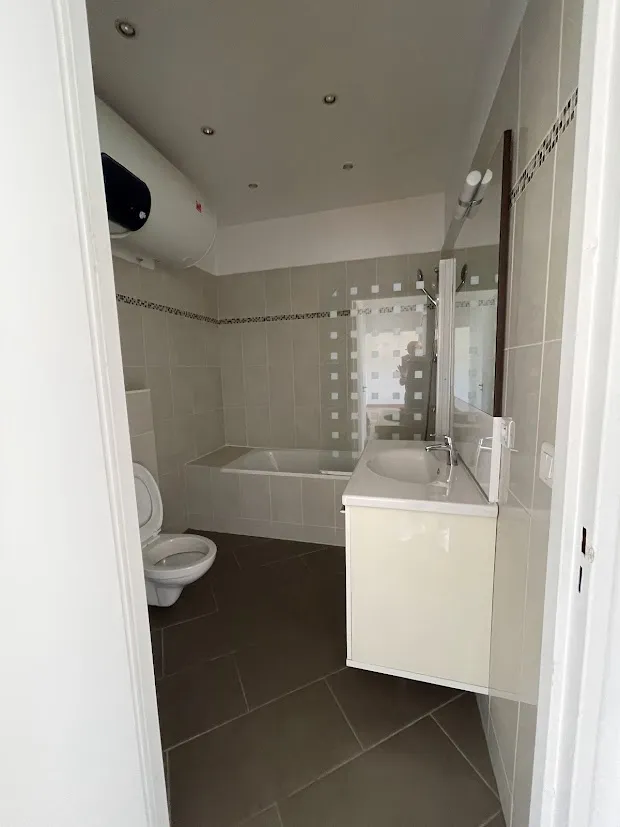 Location Neuilly-sur-Seine Appartement 6a47a135809a