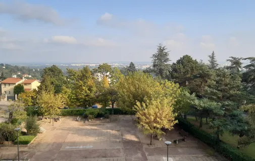 Location Caluire-et-Cuire Appartement 6a494d4aa545