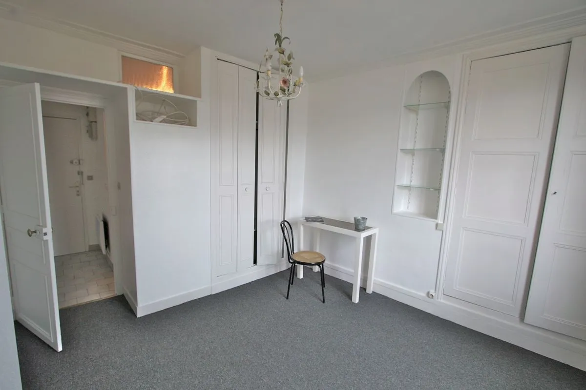 Location Versailles Appartement 6a4b6a9bafcb