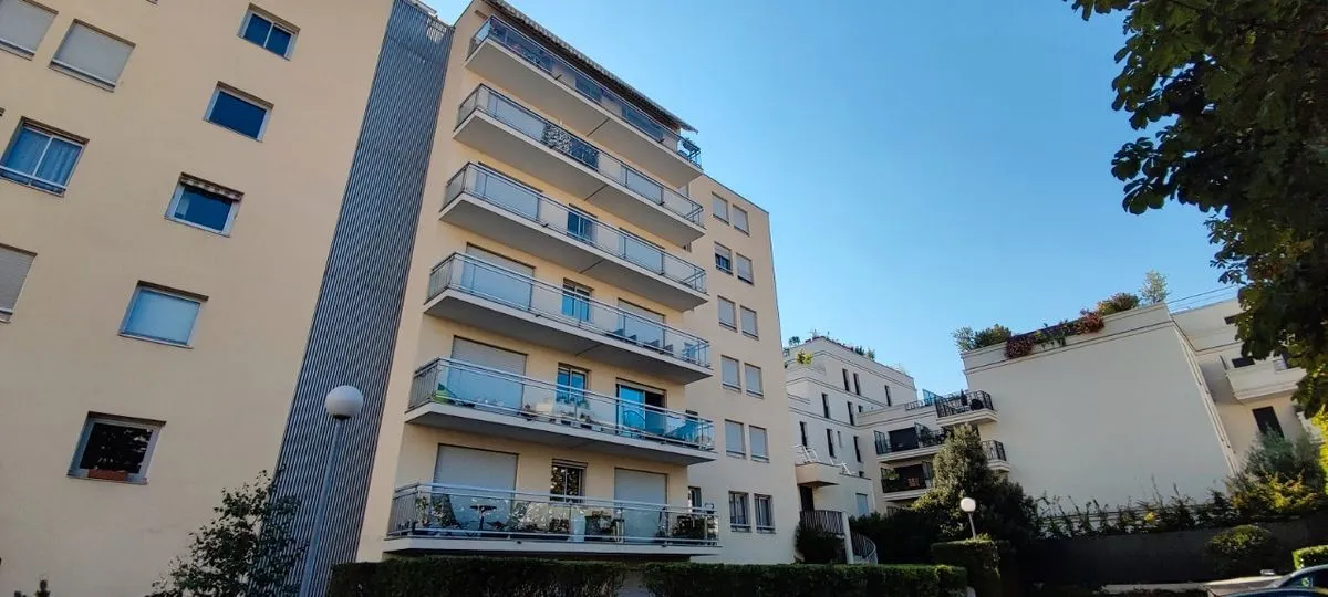 Location Levallois-Perret Appartement 6a4cf79aead8