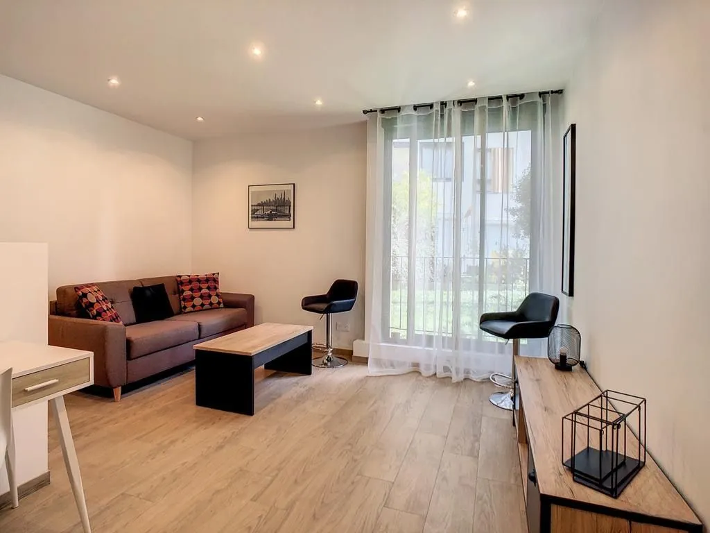 Location Saint-Cloud Appartement 6a4cf7a4a7c0