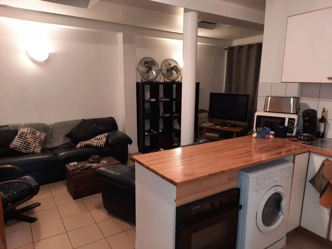 Location Issy-les-Moulineaux Maison 6a53d60e0150