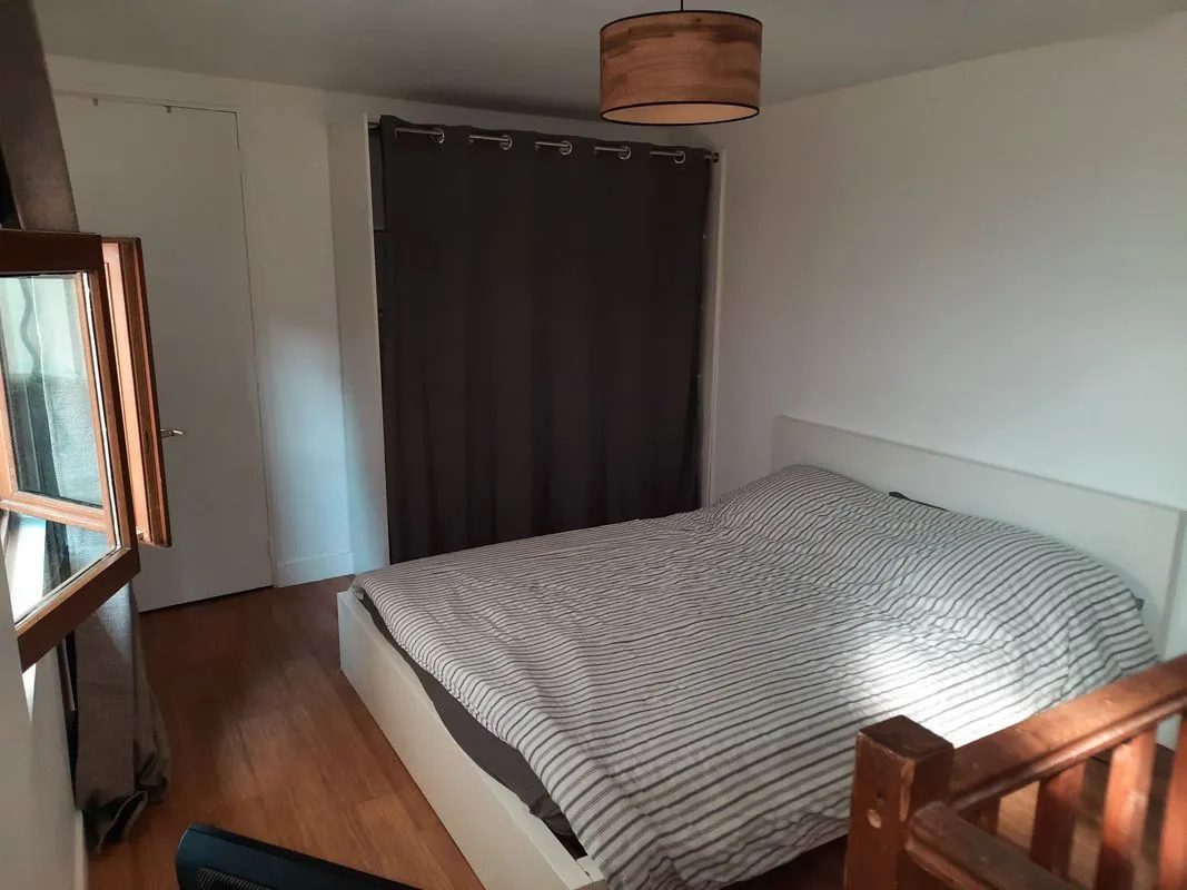 Location Issy-les-Moulineaux Maison 6a53d60e0150