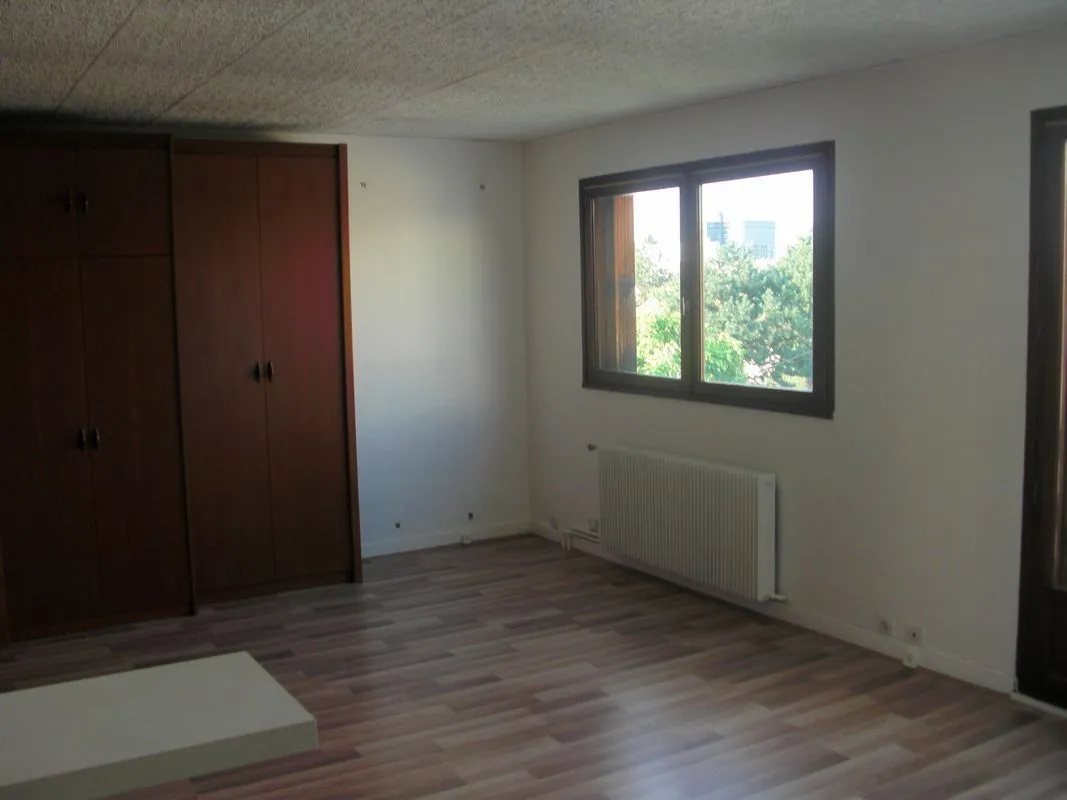 Location Rueil-Malmaison Appartement 6a545b086437