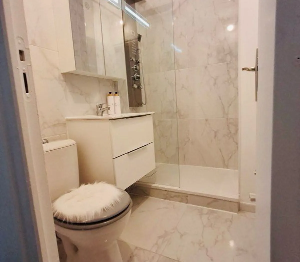 Location Courbevoie Appartement 6a55f65cc15a
