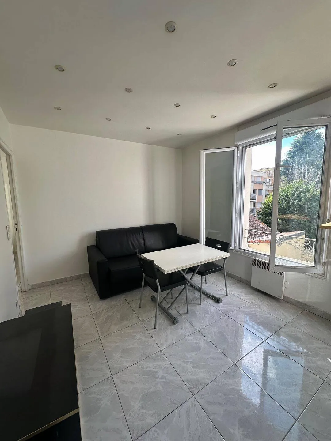 Location Courbevoie Appartement 6a5dd67f7127