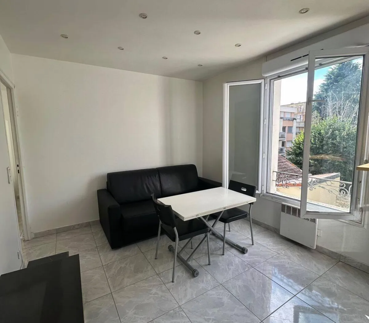 Location Courbevoie Appartement 6a5dd67f7127