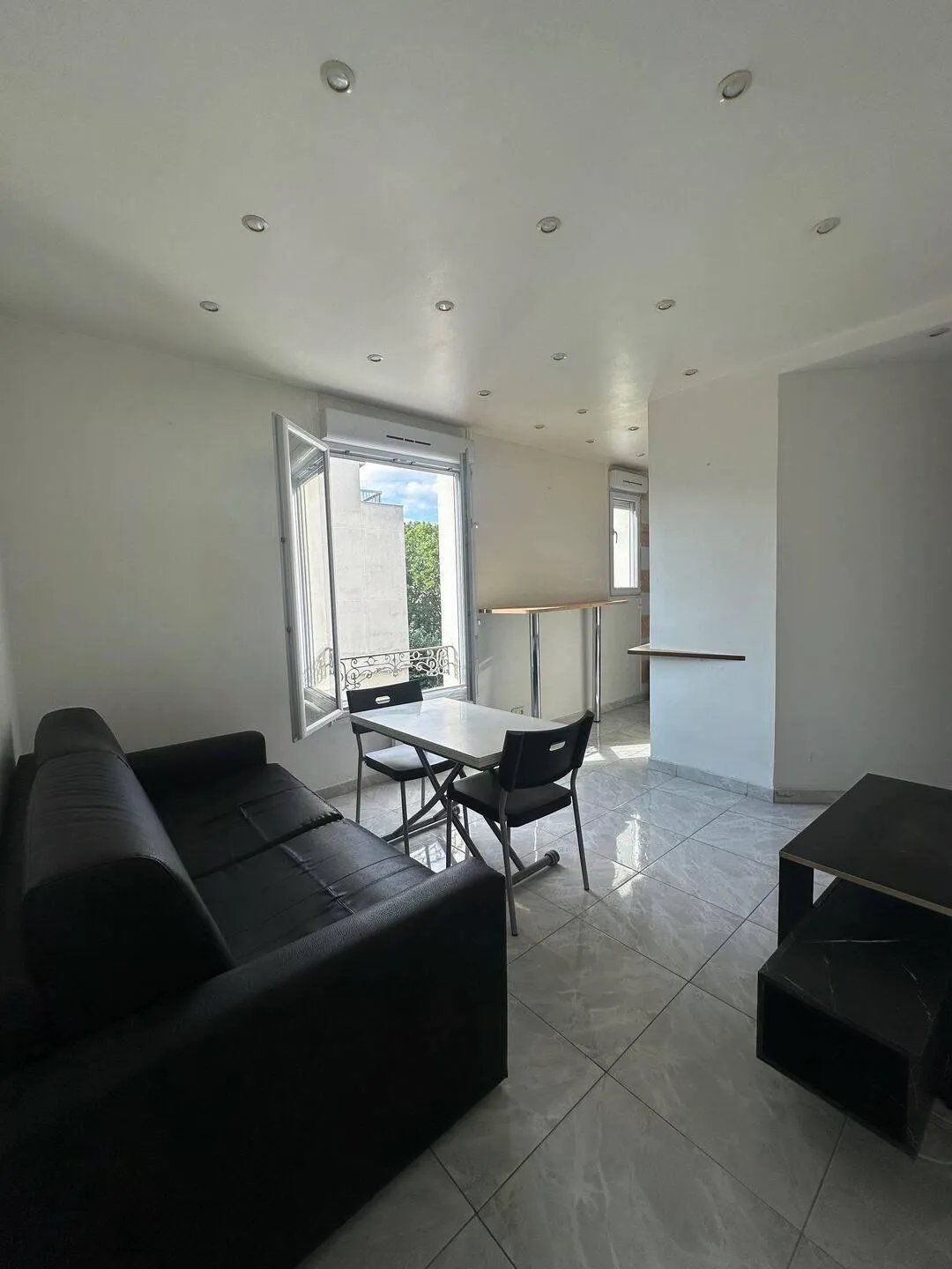 Location Courbevoie Appartement 6a5dd67f7127