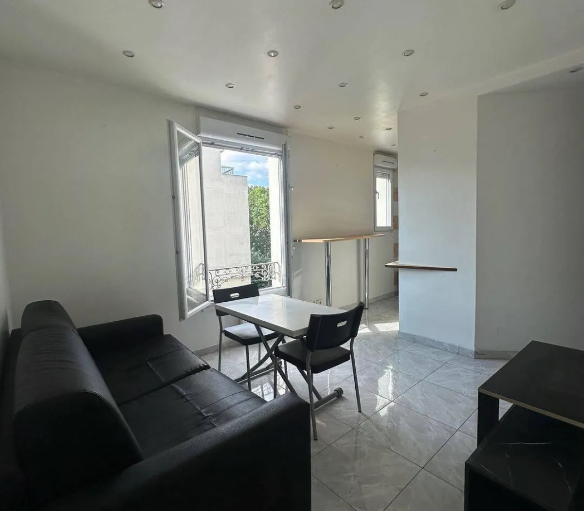 Location Courbevoie Appartement 6a5dd67f7127