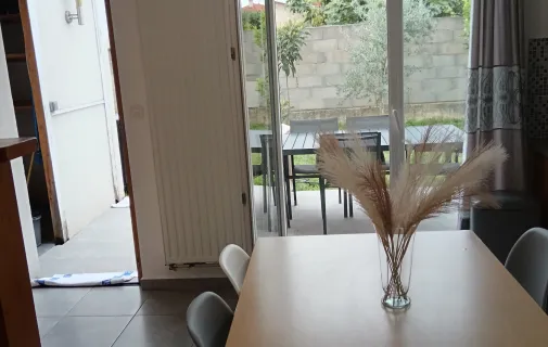 Location Vaulx-en-Velin Maison 6a75b2e76034