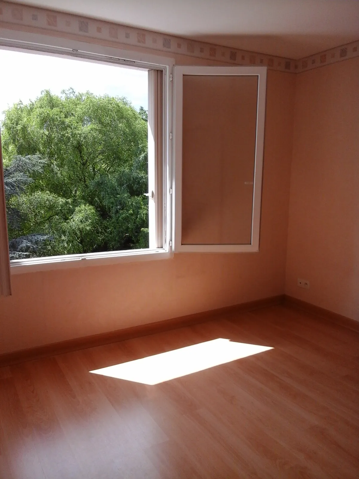 Location Grenoble Appartement 6a79f8b1235f