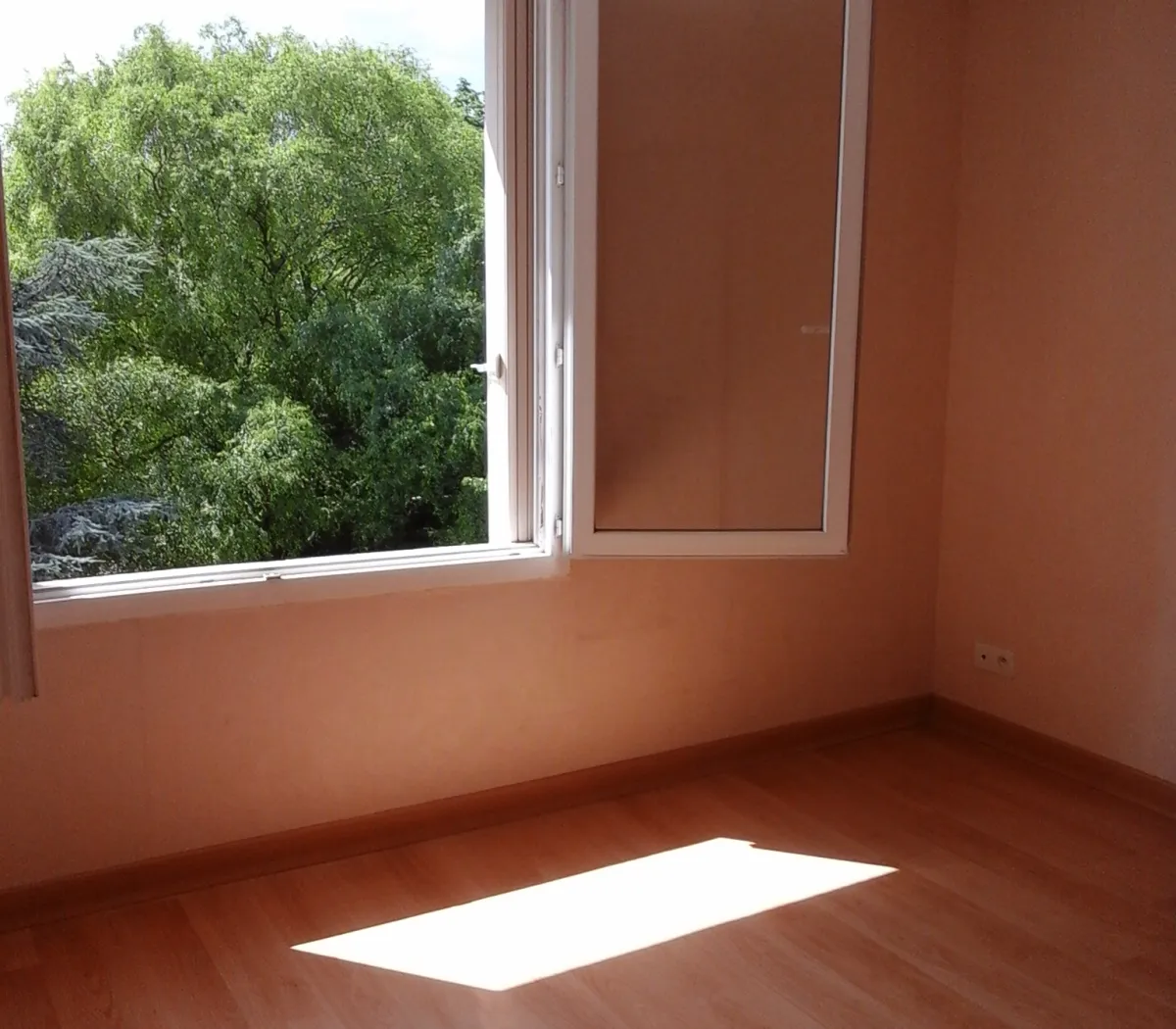Location Grenoble Appartement 6a79f8b1235f