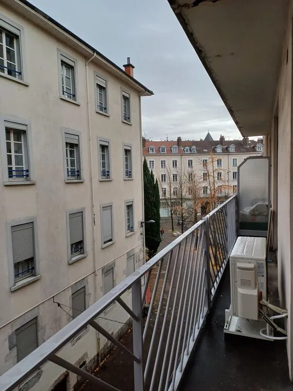 Location Grenoble Appartement 6a80e7495504
