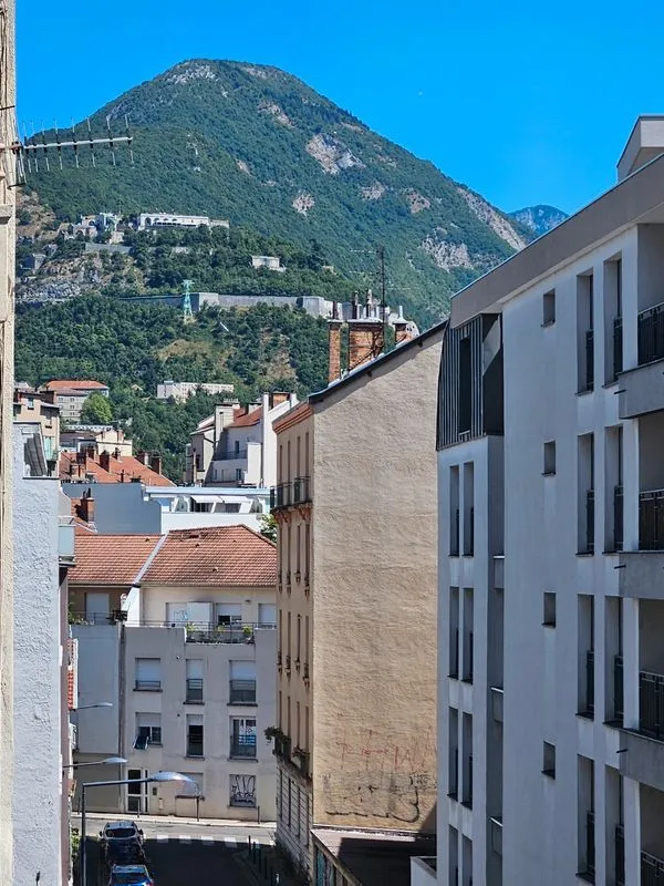 Location Grenoble Appartement 6a80eae965f5