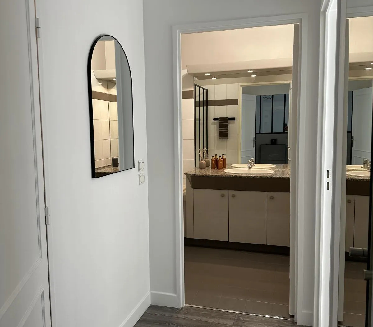 Location Courbevoie Appartement 6a822b641b5d