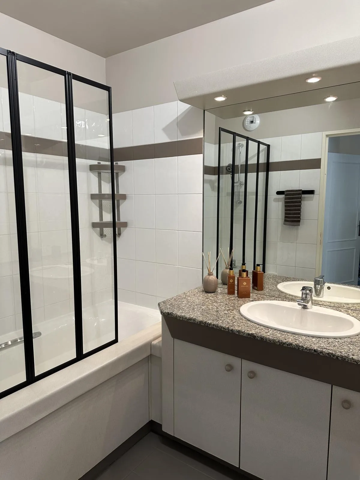 Location Courbevoie Appartement 6a822b641b5d