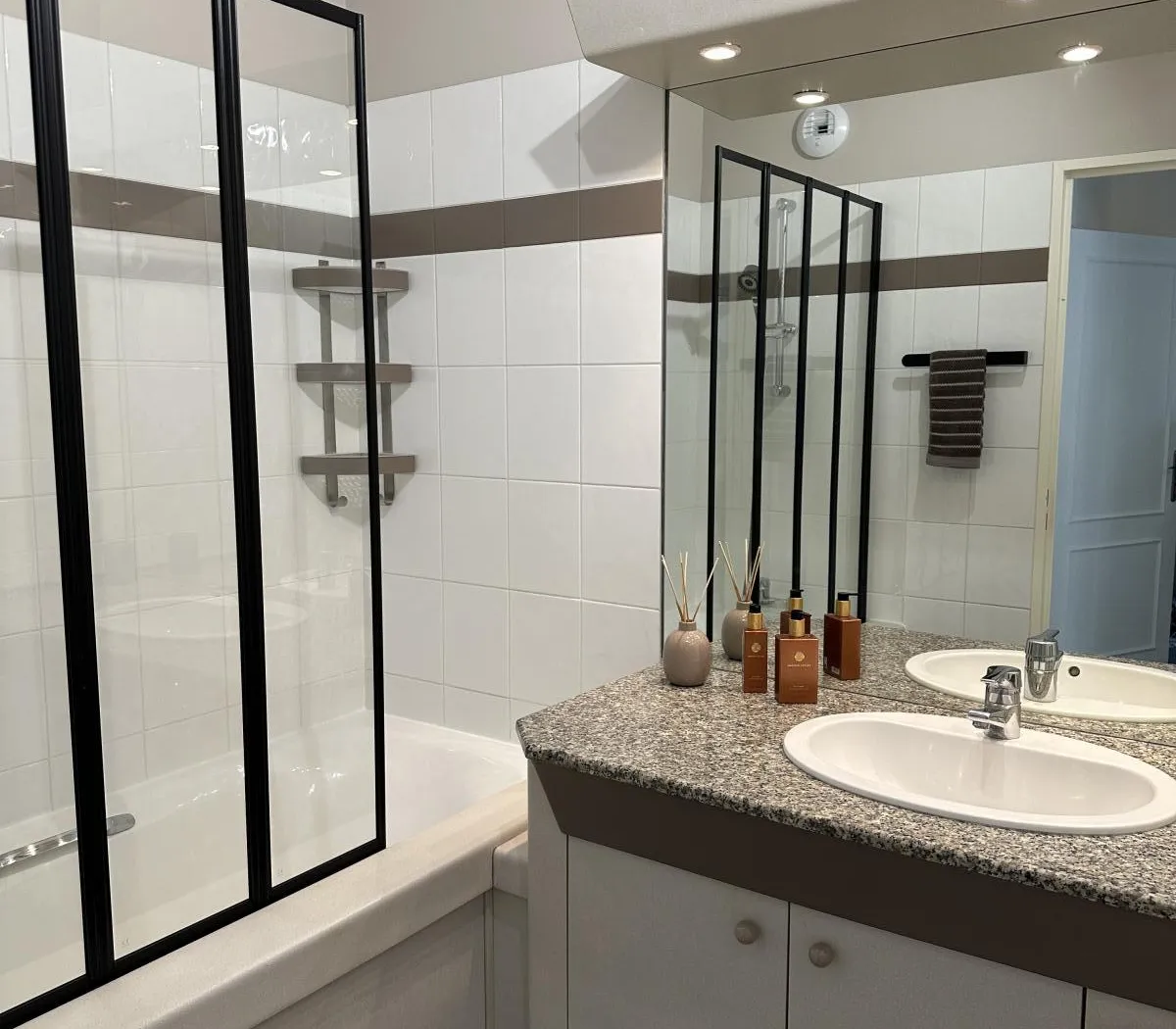 Location Courbevoie Appartement 6a822b641b5d