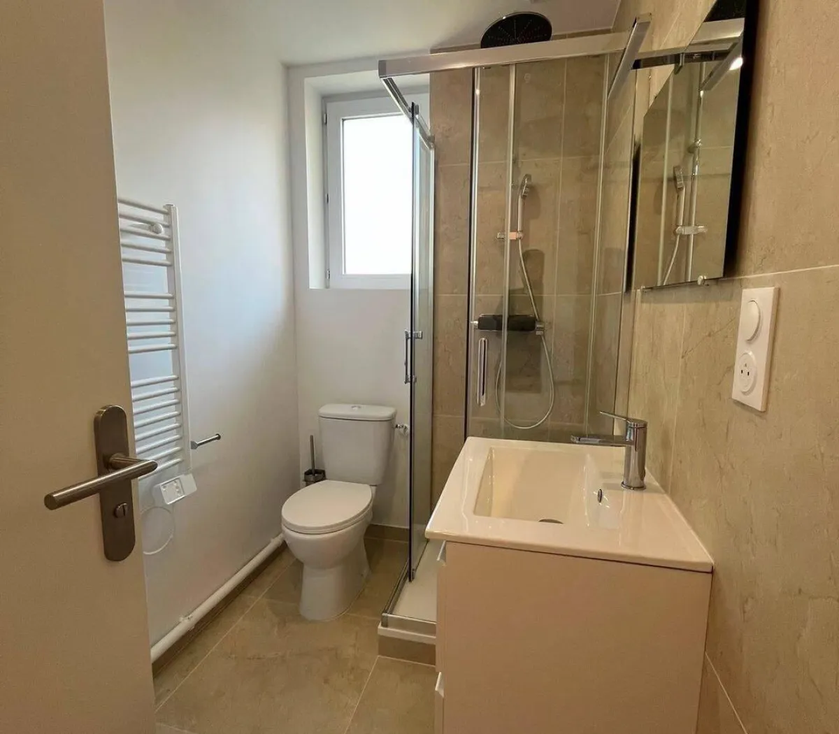Location Grenoble Appartement 6a83025bcb70