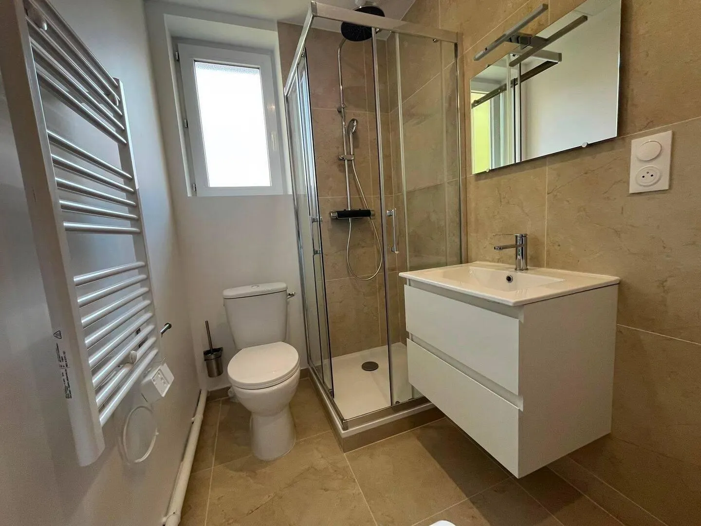 Location Grenoble Appartement 6a83025bcb70
