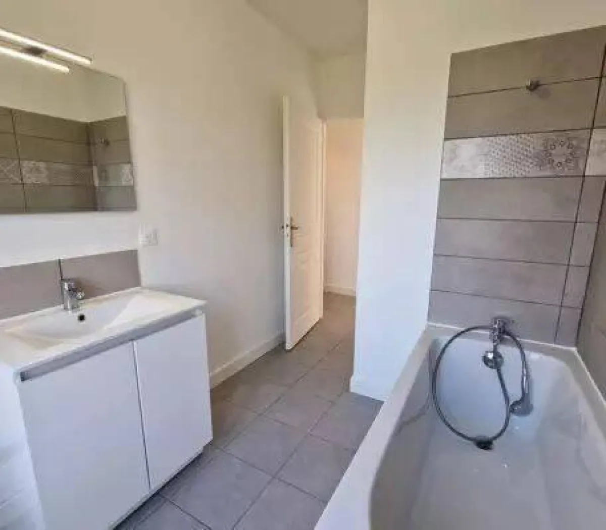 Location Bondy Appartement 6aa2a17e9437