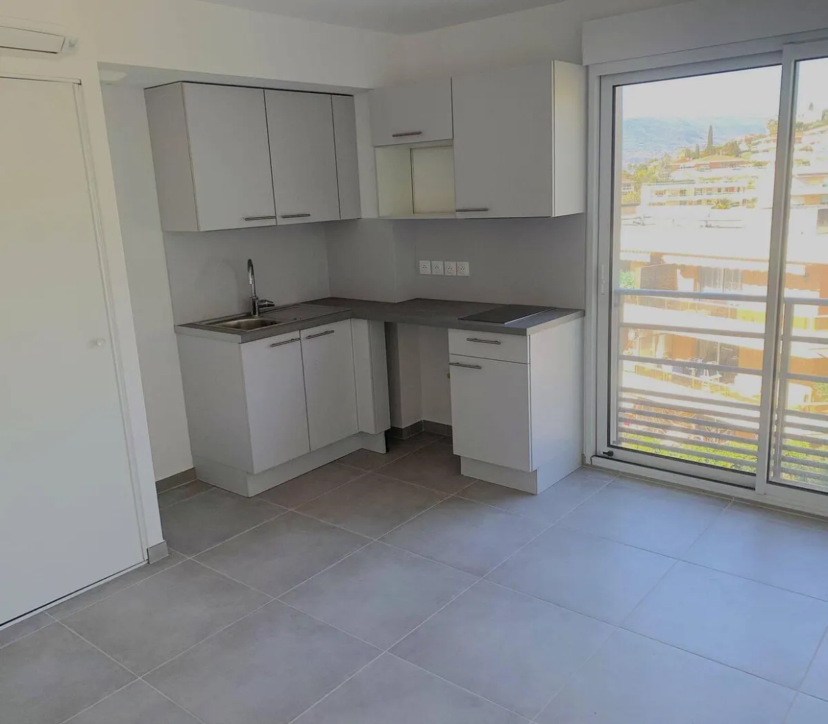Location Nice Appartement 6aa6d494021a