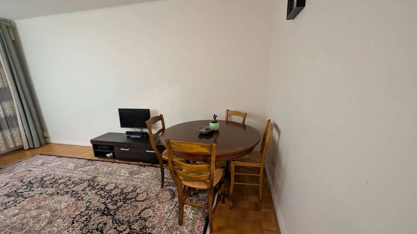 Location Courbevoie Appartement 6aba3eafef7a