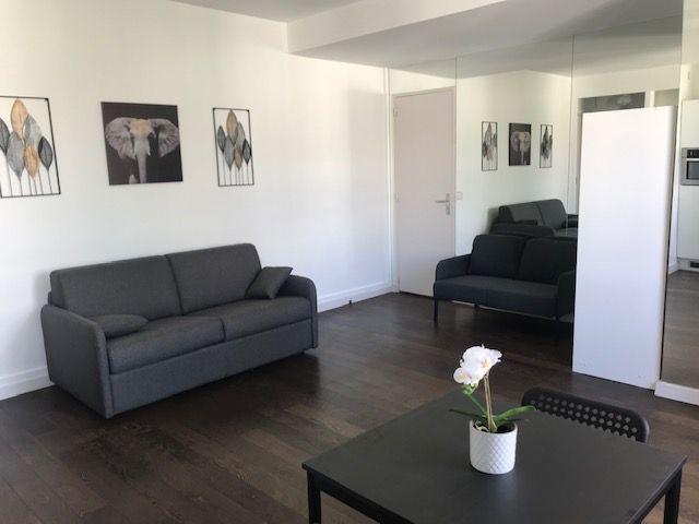 Grand studio meublée refait à neuf Neuilly-sur-Seine