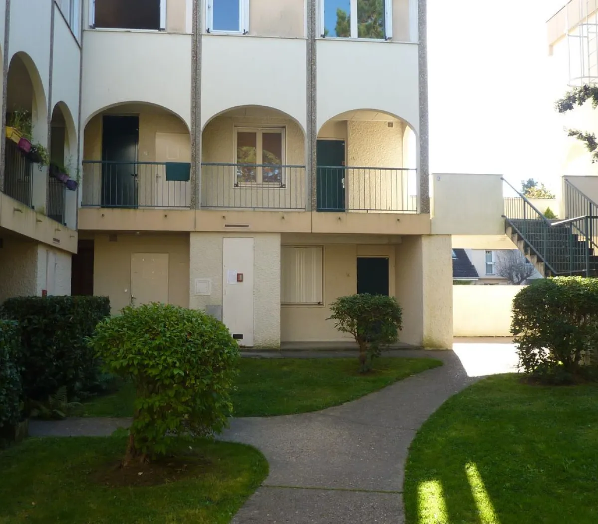 Location Montigny-le-Bretonneux Appartement d4dc15b7